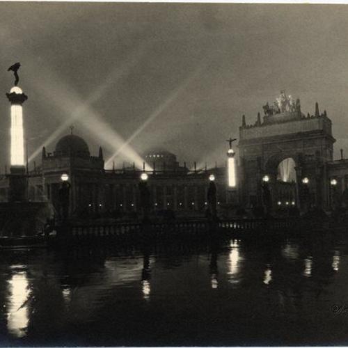 [Night Illumination of Panama-Pacific International Exposition]