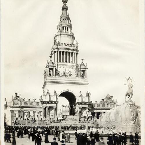 [View of the Tower of Jewels and Fountain of Energy on opening day of the Panama-Pacific International Exposition]