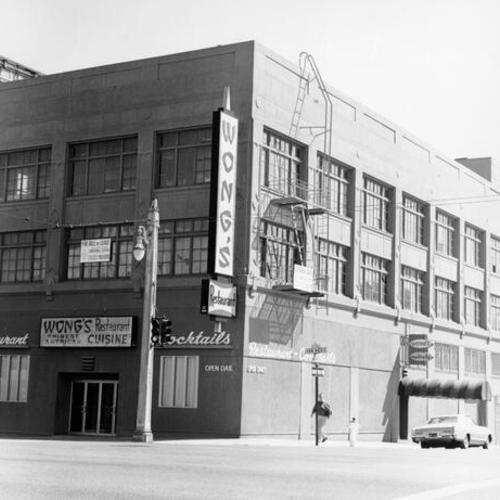 [Exterior of Wong's restaurant on Van ness and Washington streets]