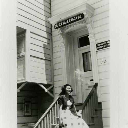 [Chiropractic office on Divisadero in old Victorian]