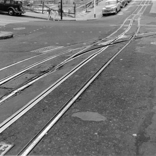 [Gravity curve on Mason and Washington streets, entering 3-Rail System]