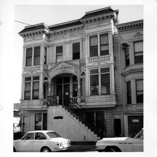 [Exterior of a building in the Western Addition district]
