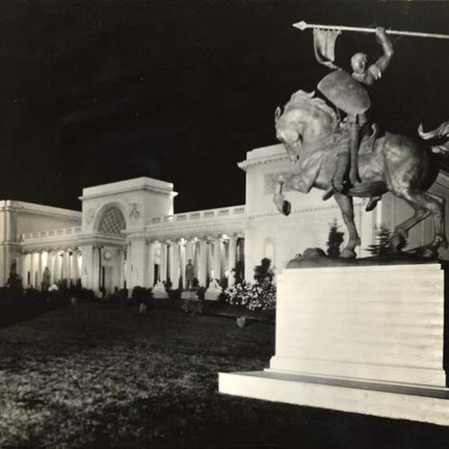 [Palace of the Legion of Honor at night]