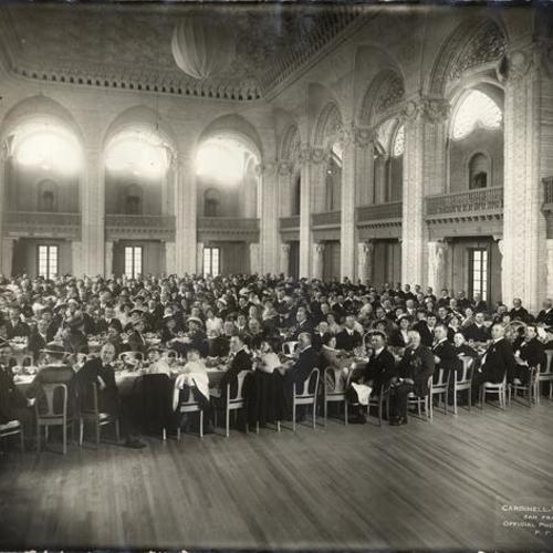 [Large banquet at the Panama-Pacific International Exposition]