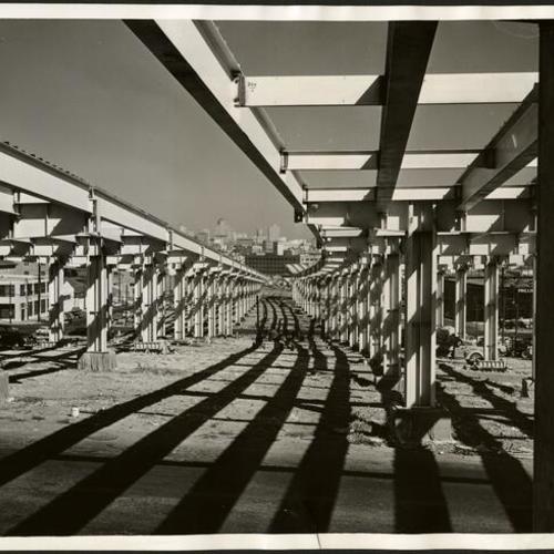 [18th Street to Bryant Street overpass, part of the Bayshore Freeway, under construction]
