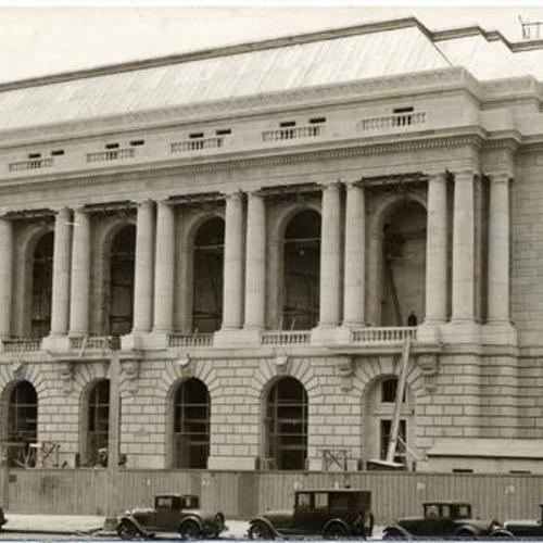 [Exterior of the War Memorial Opera House]