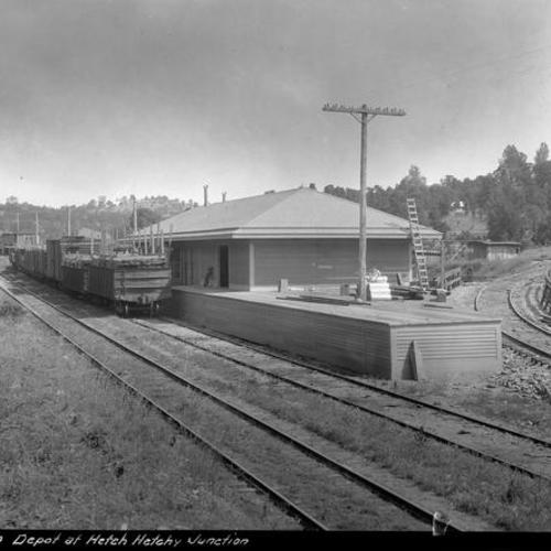 [Hetch Hetchy Railroad: Depot at H.H. Junction]