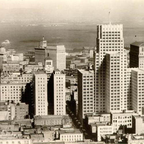 [View of buildings in downtown San Francisco]