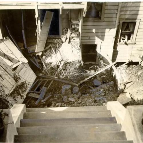 [House damaged by Telegraph Hill rock slide]