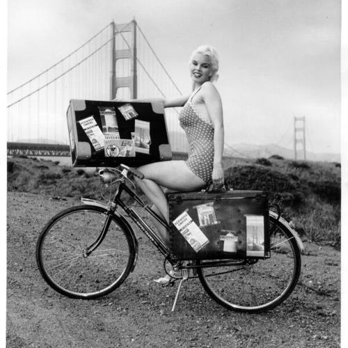 [Sue Boomer preparing to cycle across the Golden Gate Bridge]