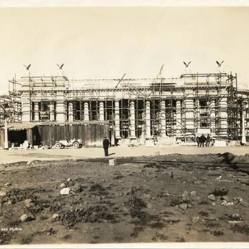 [Construction of Washington Building at the Panama-Pacific International Exposition]