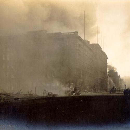 [Buildings burning at 4th and Market streets]