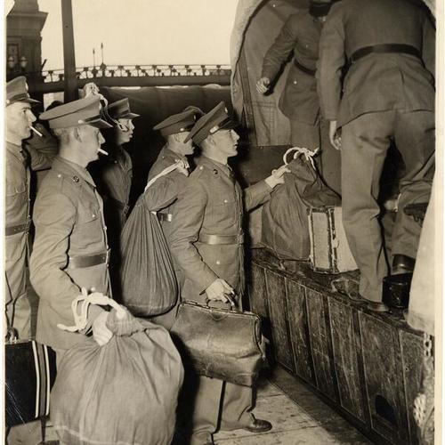 [Army recruits arriving at the Ferry Building]