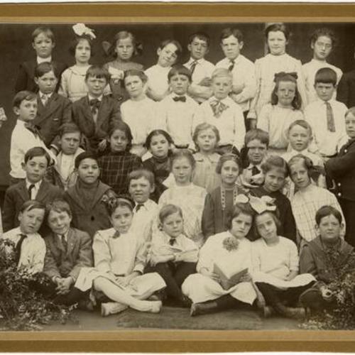 [Class picture from Dudley Stone School]