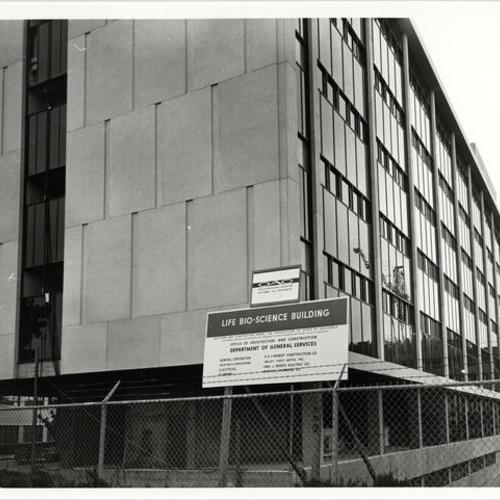 [Construction of Life Bio-Science building at San Francisco State College]