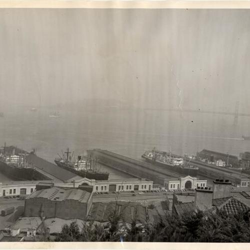 [View of piers from Telegraph Hill]