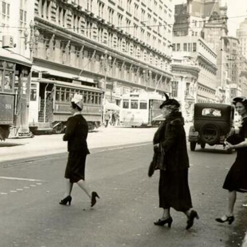 [Pedestrians disobeying the traffic laws near the Emporium department store on Market Street]
