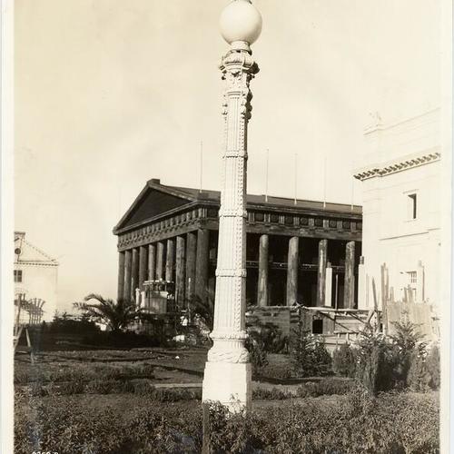 Electrolier on the Avenue of States, November 17, 1914