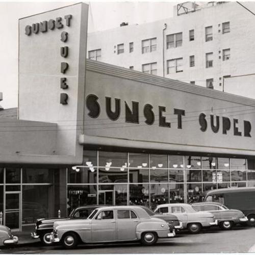 [Sunset Super on Irving Street near 26th Avenue]