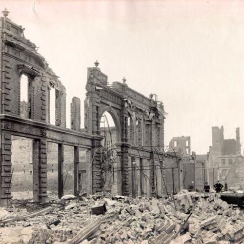 [Ruins of the Orpheum Theatre at 119 O'Farrell Street, between Stockton and Powell streets]