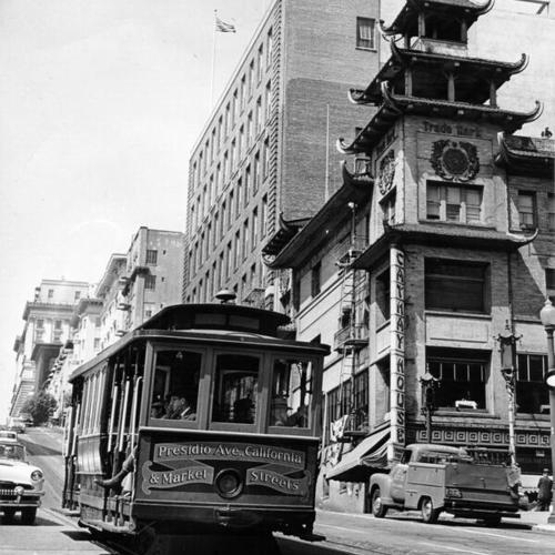[Cable car on California Street at Grant Avenue]