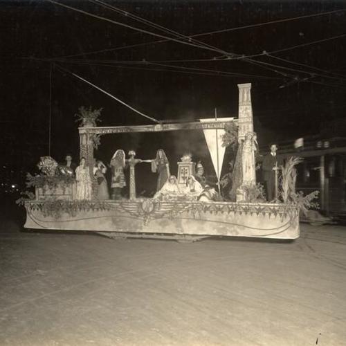 [Float with Egyptian theme, Parade from Portola Festival, October 19-23, 1909]