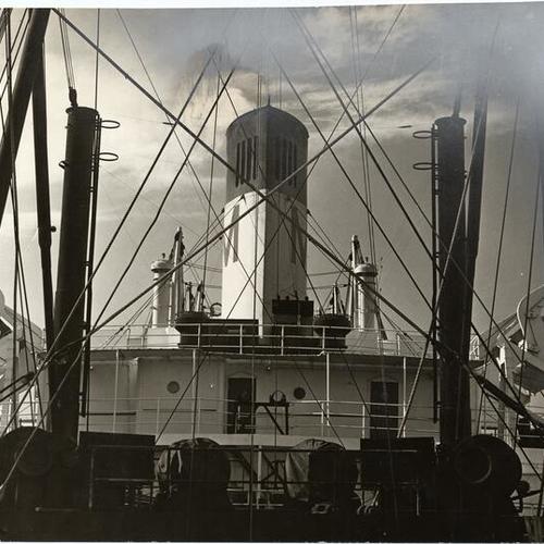 [Ship preparing to leave port at end of waterfront strike]