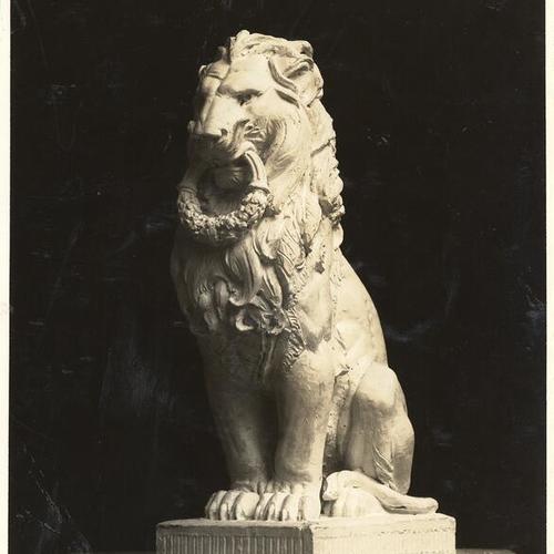["Lion" by Albert Laessle from the Panama-Pacific International Exposition]