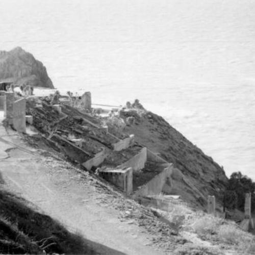 [Sutro Baths in ruins after the fire]