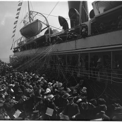 S.S. Sonoma leaving for Panama