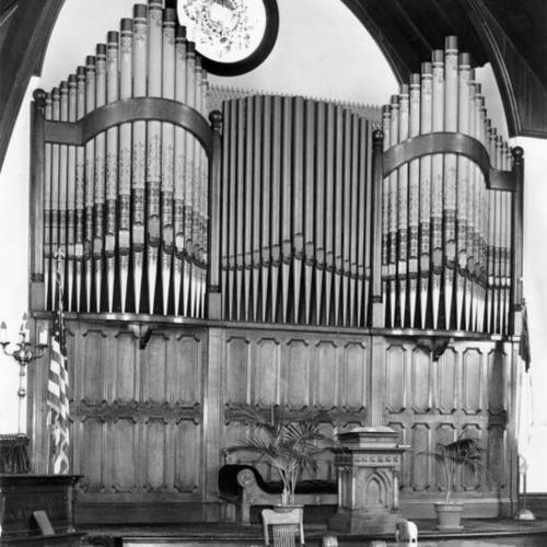 [Interior of West Side Christian Church]