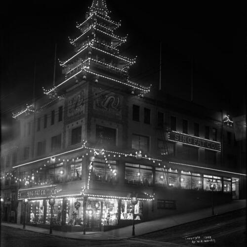 Chinatown building at California Street and Grant Avenue lit up at night