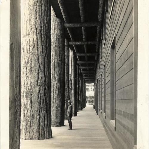 [Vestibule of Oregon State Building at the Panama-Pacific International Exposition]
