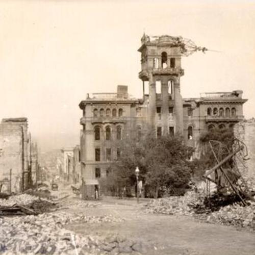 [Ruins around the Hall of Justice]