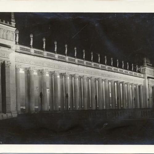 [Colonnades of Palace of Agriculture at night, Panama-Pacific International Exposition]