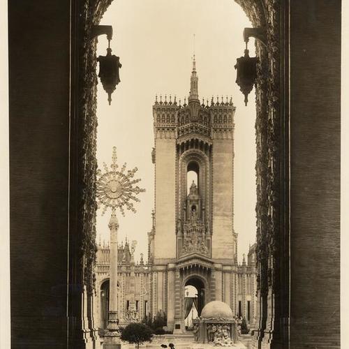 [Entering the Court of Abundance at the Panama-Pacific International Exposition]