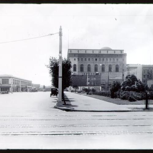 [Looking south on Van Ness Avenue from Hayes Street]