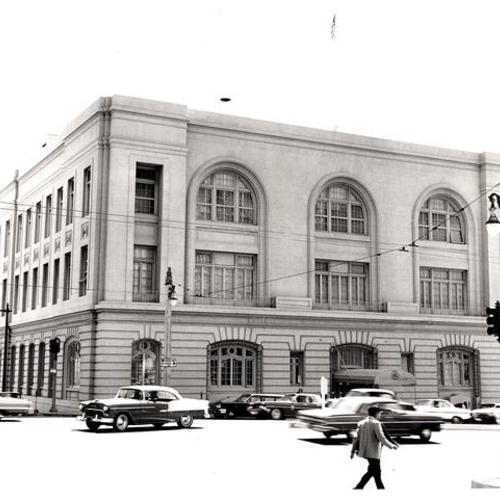 [View of the Concordia Argonaut Club building at Post and Van Ness]