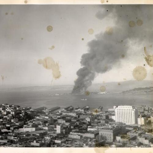 [View of fire on Treasure Island from Nob Hill in San Francisco]