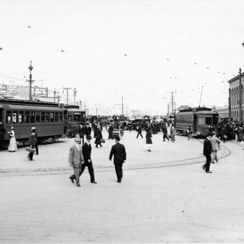 [United Railway cars at Ferry Building turn-around]