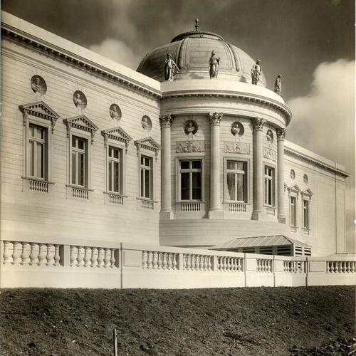 [Exterior of dome at the Palace of the Legion of Honor]