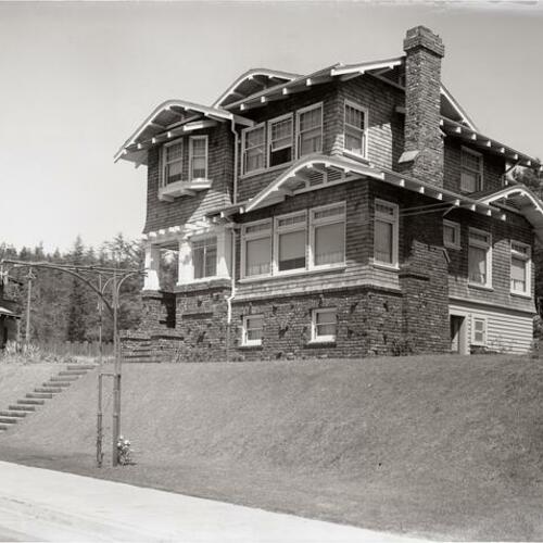 Residence of R.W. Blosser, 222 Moncada Way in Ingleside Terrace