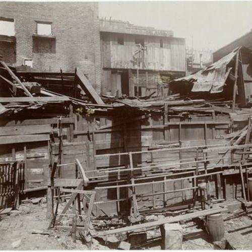 005 Wooden building to be demolished in Chinatown