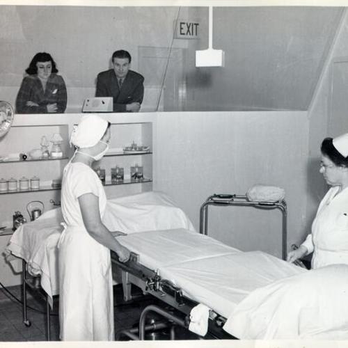 [Delivery room at Stanford Hospital]