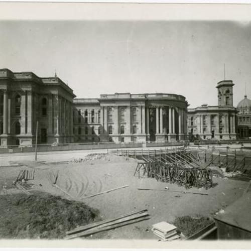 [City Hall under construction, before dome]