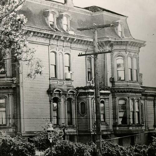 [Thomas Bell mansion at 1661 Octavia between Sutter and Bush Street]