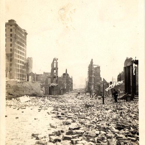 [View of earthquake and fire damage at Pine and Kearny streets]