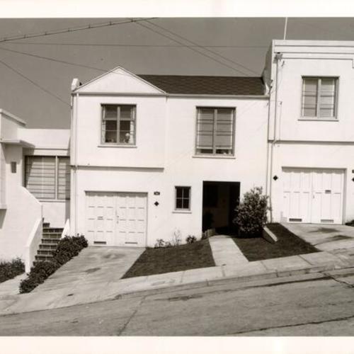 [Residence at 462 Victoria Street.]