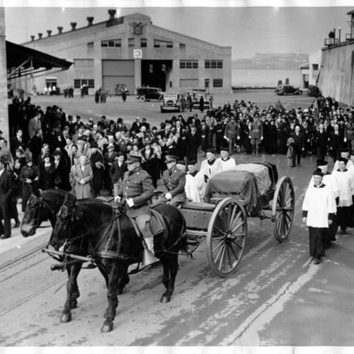 [Procession carrying the remains of Father Damien, the "Martyr of Molokai"]