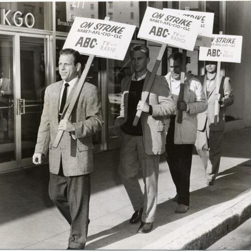 [Strikers picketing in front of the American Broadcasting Company studios on Golden Gate Avenue]